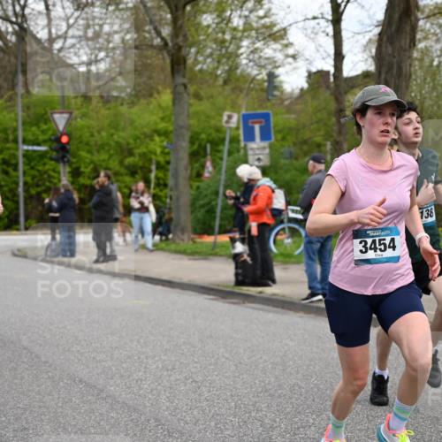 12.04.2026 - 45. Internationalen Wilhelmsburger Insellauf J. Mangold http://msf.ph/oto/9511462 12.04.2026 13:03:00 Ziel 5061, 4858, 5730, 4760, 5197, 5077, 5151, 4805, 4797, 4123, 4650, 5162, 4816, 3454, 3062, 4523, 2704, 4413, 5428, 2938, 5116, 4267, 2939, 5138, 3489, 5683, 5436, 3313, 5470, 4743, 4323, 3962, 3652, 2642, 4780, 5063, 2508, 5200, 5208, 4842, 2287, 4843, 4526, 5475, 2007, 3523, 4217, 5433 meine-sportfotos.de