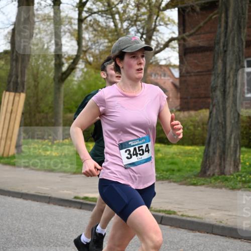12.04.2026 - 45. Internationalen Wilhelmsburger Insellauf J. Mangold http://msf.ph/oto/9511466 12.04.2026 13:03:01 Ziel 5061, 4858, 5730, 4760, 5197, 5077, 5151, 4805, 4797, 4123, 4650, 5162, 4816, 3454, 3062, 4523, 2704, 4413, 5428, 2938, 5116, 4267, 2939, 5138, 3489, 5683, 5436, 3313, 5470, 4743, 4323, 3962, 3652, 2642, 2642, 4780, 5063, 2508, 5200, 5208, 4842, 2287, 4843, 4526, 5475, 2007, 3523, 4217, 5433, 5430, 5105 meine-sportfotos.de