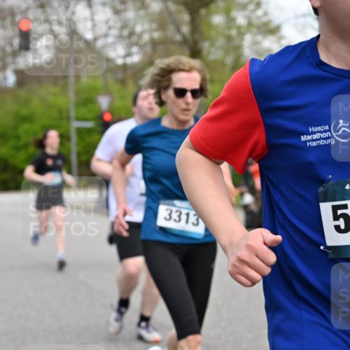 12.04.2026 - 45. Internationalen Wilhelmsburger Insellauf J. Mangold http://msf.ph/oto/9511473 12.04.2026 13:03:02 Ziel 5061, 4858, 5730, 4760, 5197, 5077, 5151, 4805, 4797, 4123, 4650, 5162, 4816, 3454, 3062, 4523, 2704, 4413, 5428, 2938, 5116, 4267, 2939, 5138, 3489, 5683, 5436, 3313, 5470, 4743, 4323, 3962, 3652, 2642, 4780, 4780, 5063, 2508, 5200, 5208, 4842, 2287, 4843, 4526, 5475, 2007, 3523, 4217, 5433, 5430, 5105, 2580, 2412 meine-sportfotos.de