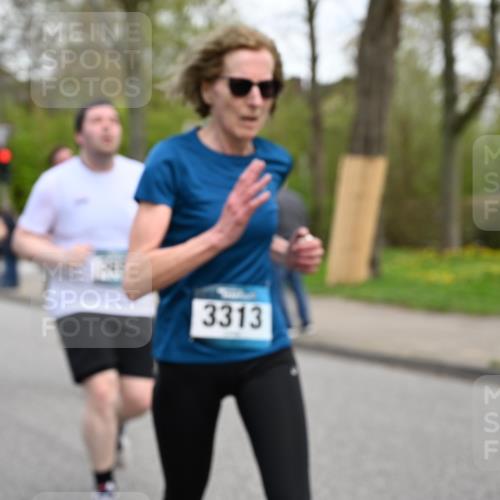 12.04.2026 - 45. Internationalen Wilhelmsburger Insellauf J. Mangold http://msf.ph/oto/9511477 12.04.2026 13:03:02 Ziel 5061, 4858, 5730, 4760, 5197, 5077, 5151, 4805, 4797, 4123, 4650, 5162, 4816, 3454, 3062, 4523, 2704, 4413, 5428, 2938, 5116, 4267, 2939, 5138, 3489, 5683, 5436, 3313, 5470, 4743, 4323, 3962, 3652, 2642, 4780, 4780, 5063, 2508, 5200, 5208, 4842, 2287, 4843, 4526, 5475, 2007, 3523, 4217, 5433, 5430, 5105, 2580, 2412 meine-sportfotos.de