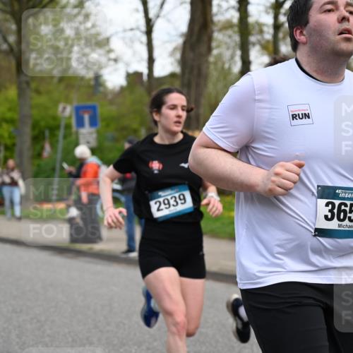 12.04.2026 - 45. Internationalen Wilhelmsburger Insellauf J. Mangold http://msf.ph/oto/9511480 12.04.2026 13:03:04 Ziel 5077, 5151, 4805, 4797, 4123, 4650, 5162, 4816, 3454, 3062, 4523, 2704, 4413, 5428, 2938, 5116, 4267, 2939, 5138, 3489, 5683, 5436, 3313, 5470, 4743, 4323, 3962, 3652, 2642, 4780, 5063, 2508, 2508, 5200, 5208, 4842, 2287, 4843, 4526, 5475, 2007, 3523, 4217, 5433, 5430, 5105, 2580, 2412, 5448, 5150 meine-sportfotos.de