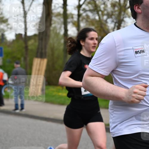 12.04.2026 - 45. Internationalen Wilhelmsburger Insellauf J. Mangold http://msf.ph/oto/9511483 12.04.2026 13:03:04 Ziel 5077, 5151, 4805, 4797, 4123, 4650, 5162, 4816, 3454, 3062, 4523, 2704, 4413, 5428, 2938, 5116, 4267, 2939, 5138, 3489, 5683, 5436, 3313, 5470, 4743, 4323, 3962, 3652, 2642, 4780, 5063, 2508, 2508, 5200, 5208, 4842, 2287, 4843, 4526, 5475, 2007, 3523, 4217, 5433, 5430, 5105, 2580, 2412, 5448, 5150 meine-sportfotos.de