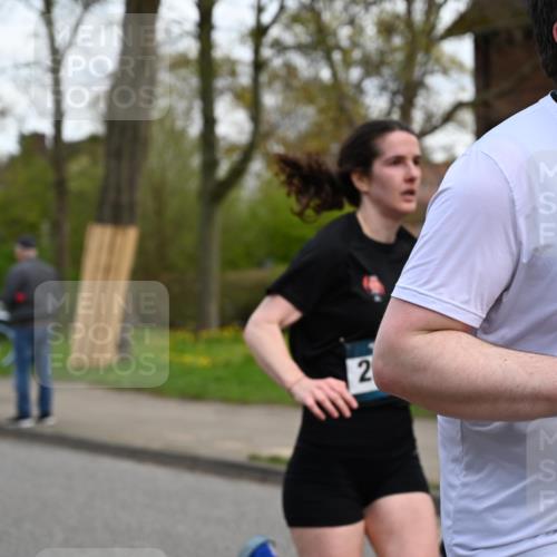 12.04.2026 - 45. Internationalen Wilhelmsburger Insellauf J. Mangold http://msf.ph/oto/9511484 12.04.2026 13:03:04 Ziel 5077, 5151, 4805, 4797, 4123, 4650, 5162, 4816, 3454, 3062, 4523, 2704, 4413, 5428, 2938, 5116, 4267, 2939, 5138, 3489, 5683, 5436, 3313, 5470, 4743, 4323, 3962, 3652, 2642, 4780, 5063, 2508, 2508, 5200, 5208, 4842, 2287, 4843, 4526, 5475, 2007, 3523, 4217, 5433, 5430, 5105, 2580, 2412, 5448, 5150 meine-sportfotos.de