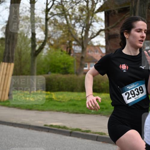 12.04.2026 - 45. Internationalen Wilhelmsburger Insellauf J. Mangold http://msf.ph/oto/9511486 12.04.2026 13:03:04 Ziel 5077, 5151, 4805, 4797, 4123, 4650, 5162, 4816, 3454, 3062, 4523, 2704, 4413, 5428, 2938, 5116, 4267, 2939, 5138, 3489, 5683, 5436, 3313, 5470, 4743, 4323, 3962, 3652, 2642, 4780, 5063, 2508, 2508, 5200, 5208, 4842, 2287, 4843, 4526, 5475, 2007, 3523, 4217, 5433, 5430, 5105, 2580, 2412, 5448, 5150 meine-sportfotos.de