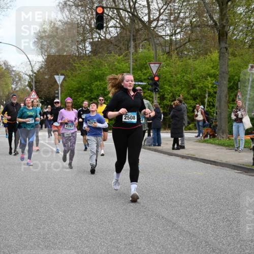 12.04.2026 - 45. Internationalen Wilhelmsburger Insellauf J. Mangold http://msf.ph/oto/9511487 12.04.2026 13:03:11 Ziel 5162, 4816, 3454, 3062, 4523, 2704, 4413, 5428, 2938, 5116, 4267, 2939, 5138, 3489, 5683, 5436, 3313, 5470, 4743, 4323, 3962, 3652, 2642, 4780, 5063, 2508, 5200, 5208, 4842, 2287, 4843, 4526, 5475, 2007, 3523, 4217, 5433, 5430, 5105, 2580, 2412, 5448, 5150, 5668, 5198, 4372, 3737, 3736, 4373, 3883, 5662, 5252 meine-sportfotos.de