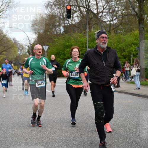 12.04.2026 - 45. Internationalen Wilhelmsburger Insellauf J. Mangold http://msf.ph/oto/9511521 12.04.2026 13:03:18 Ziel 4413, 5428, 2938, 5116, 4267, 2939, 5138, 3489, 5683, 5436, 3313, 5470, 4743, 4323, 3962, 3652, 2642, 4780, 5063, 2508, 5200, 5200, 5208, 4842, 2287, 4843, 4526, 5475, 2007, 3523, 4217, 5433, 5430, 5105, 2580, 2412, 5448, 5150, 5668, 5198, 4372, 3737, 3736, 4373, 3883, 5198, 4372, 3737, 3736, 4373, 3883, 5662, 5252, 4032, 4345, 2369, 3768, 5155 meine-sportfotos.de