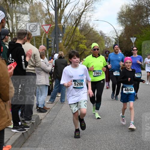 12.04.2026 - 45. Internationalen Wilhelmsburger Insellauf J. Mangold http://msf.ph/oto/9511550 12.04.2026 13:03:22 Ziel 3489, 5683, 5436, 3313, 5470, 4743, 4323, 3962, 3652, 2642, 4780, 5063, 2508, 5200, 5208, 4842, 2287, 4843, 4526, 5475, 2007, 3523, 5475, 2007, 3523, 4217, 5433, 5430, 5105, 2580, 2412, 5448, 5150, 5668, 5198, 4372, 3737, 3736, 4373, 3883, 5662, 5662, 5252, 4032, 4345, 2369, 3768, 5155, 4226, 5250, 4247, 2715, 4260, 3034 meine-sportfotos.de