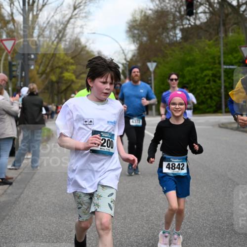 12.04.2026 - 45. Internationalen Wilhelmsburger Insellauf J. Mangold http://msf.ph/oto/9511555 12.04.2026 13:03:22 Ziel 3489, 5683, 5436, 3313, 5470, 4743, 4323, 3962, 3652, 2642, 4780, 5063, 2508, 5200, 5208, 4842, 2287, 4843, 4526, 5475, 2007, 3523, 5475, 2007, 3523, 4217, 5433, 5430, 5105, 2580, 2412, 5448, 5150, 5668, 5198, 4372, 3737, 3736, 4373, 3883, 5662, 5662, 5252, 4032, 4345, 2369, 3768, 5155, 4226, 5250, 4247, 2715, 4260, 3034 meine-sportfotos.de