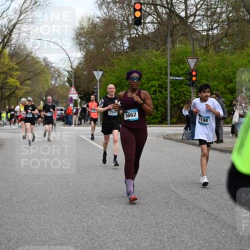 12.04.2026 - 45. Internationalen Wilhelmsburger Insellauf J. Mangold http://msf.ph/oto/9511569 12.04.2026 13:03:26 Ziel 5436, 3313, 5470, 4743, 4323, 3962, 3652, 2642, 4780, 5063, 2508, 5200, 5208, 4842, 2287, 4843, 4526, 5475, 2007, 3523, 4217, 5433, 5430, 5105, 2580, 2412, 2580, 2412, 5448, 5150, 5668, 5198, 4372, 3737, 3736, 4373, 3883, 5662, 5252, 4032, 4345, 4345, 2369, 3768, 5155, 4226, 5250, 4247, 2715, 4260, 3034, 5469, 2128, 5667, 2089 meine-sportfotos.de