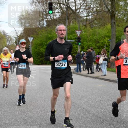 12.04.2026 - 45. Internationalen Wilhelmsburger Insellauf J. Mangold http://msf.ph/oto/9511581 12.04.2026 13:03:32 Ziel 5470, 4743, 4323, 3962, 3652, 2642, 4780, 5063, 2508, 5200, 5208, 4842, 2287, 4843, 4526, 5475, 2007, 3523, 4217, 5433, 5430, 5105, 2580, 2412, 5448, 5150, 5668, 5198, 4372, 3737, 3736, 4373, 3883, 5662, 5252, 4032, 4345, 2369, 3768, 5155, 4226, 5250, 4247, 4226, 5250, 4247, 2715, 4260, 3034, 5469, 2128, 5667, 2089, 3870, 5193, 2307 meine-sportfotos.de