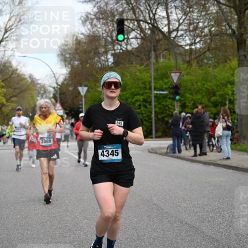 12.04.2026 - 45. Internationalen Wilhelmsburger Insellauf J. Mangold http://msf.ph/oto/9511595 12.04.2026 13:03:34 Ziel 3652, 2642, 4780, 5063, 2508, 5200, 5208, 4842, 2287, 4843, 4526, 5475, 2007, 3523, 4217, 5433, 5430, 5105, 2580, 2412, 5448, 5150, 5668, 5198, 4372, 3737, 3736, 4373, 3883, 5662, 5662, 5252, 4032, 4345, 2369, 3768, 5155, 4226, 5250, 4247, 2715, 4260, 3034, 3034, 5469, 2128, 5667, 2089, 3870, 5193, 2307, 5257 meine-sportfotos.de