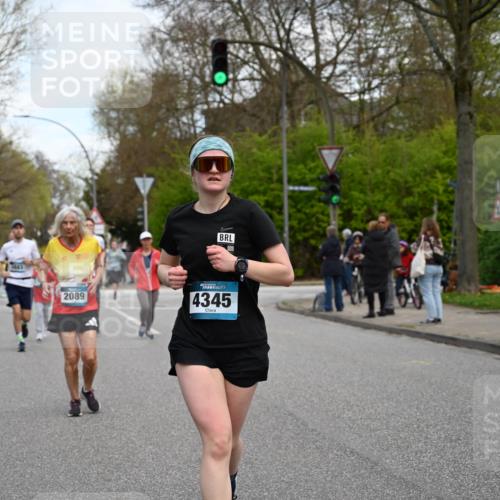 12.04.2026 - 45. Internationalen Wilhelmsburger Insellauf J. Mangold http://msf.ph/oto/9511597 12.04.2026 13:03:34 Ziel 3652, 2642, 4780, 5063, 2508, 5200, 5208, 4842, 2287, 4843, 4526, 5475, 2007, 3523, 4217, 5433, 5430, 5105, 2580, 2412, 5448, 5150, 5668, 5198, 4372, 3737, 3736, 4373, 3883, 5662, 5662, 5252, 4032, 4345, 2369, 3768, 5155, 4226, 5250, 4247, 2715, 4260, 3034, 3034, 5469, 2128, 5667, 2089, 3870, 5193, 2307, 5257 meine-sportfotos.de