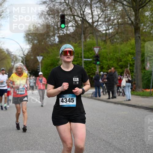 12.04.2026 - 45. Internationalen Wilhelmsburger Insellauf J. Mangold http://msf.ph/oto/9511599 12.04.2026 13:03:34 Ziel 3652, 2642, 4780, 5063, 2508, 5200, 5208, 4842, 2287, 4843, 4526, 5475, 2007, 3523, 4217, 5433, 5430, 5105, 2580, 2412, 5448, 5150, 5668, 5198, 4372, 3737, 3736, 4373, 3883, 5662, 5662, 5252, 4032, 4345, 2369, 3768, 5155, 4226, 5250, 4247, 2715, 4260, 3034, 3034, 5469, 2128, 5667, 2089, 3870, 5193, 2307, 5257 meine-sportfotos.de