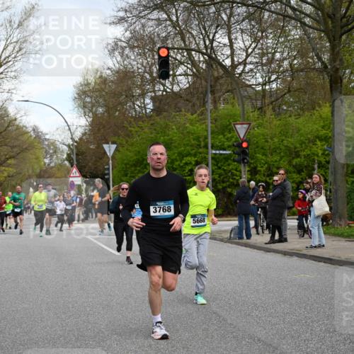 12.04.2026 - 45. Internationalen Wilhelmsburger Insellauf J. Mangold http://msf.ph/oto/9511647 12.04.2026 13:03:41 Ziel 2508, 5200, 5208, 4842, 2287, 4843, 4526, 5475, 2007, 3523, 4217, 5433, 5430, 5105, 2580, 2412, 5448, 5150, 5668, 5198, 4372, 3737, 3736, 4373, 3883, 5662, 5252, 4032, 4345, 2369, 3768, 5155, 3768, 5155, 4226, 5250, 4247, 2715, 4260, 3034, 5469, 2128, 5667, 2089, 3870, 5193, 2307, 5257, 4647, 5565, 4600, 5474, 4653, 5420, 5599, 5620, 4951, 4115 meine-sportfotos.de