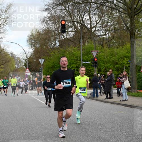 12.04.2026 - 45. Internationalen Wilhelmsburger Insellauf J. Mangold http://msf.ph/oto/9511648 12.04.2026 13:03:41 Ziel 2508, 5200, 5208, 4842, 2287, 4843, 4526, 5475, 2007, 3523, 4217, 5433, 5430, 5105, 2580, 2412, 5448, 5150, 5668, 5198, 4372, 3737, 3736, 4373, 3883, 5662, 5252, 4032, 4345, 2369, 3768, 5155, 3768, 5155, 4226, 5250, 4247, 2715, 4260, 3034, 5469, 2128, 5667, 2089, 3870, 5193, 2307, 5257, 4647, 5565, 4600, 5474, 4653, 5420, 5599, 5620, 4951, 4115 meine-sportfotos.de