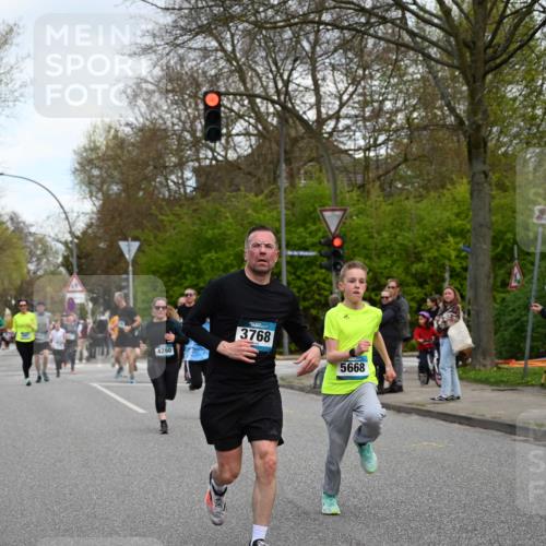 12.04.2026 - 45. Internationalen Wilhelmsburger Insellauf J. Mangold http://msf.ph/oto/9511651 12.04.2026 13:03:41 Ziel 2508, 5200, 5208, 4842, 2287, 4843, 4526, 5475, 2007, 3523, 4217, 5433, 5430, 5105, 2580, 2412, 5448, 5150, 5668, 5198, 4372, 3737, 3736, 4373, 3883, 5662, 5252, 4032, 4345, 2369, 3768, 5155, 3768, 5155, 4226, 5250, 4247, 2715, 4260, 3034, 5469, 2128, 5667, 2089, 3870, 5193, 2307, 5257, 4647, 5565, 4600, 5474, 4653, 5420, 5599, 5620, 4951, 4115 meine-sportfotos.de
