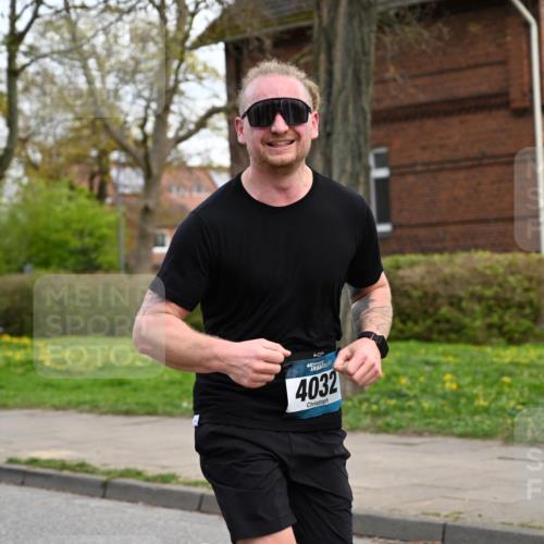 12.04.2026 - 45. Internationalen Wilhelmsburger Insellauf J. Mangold http://msf.ph/oto/9511689 12.04.2026 13:03:47 Ziel 5475, 2007, 3523, 4217, 5433, 5430, 5105, 2580, 2412, 5448, 5150, 5668, 5198, 4372, 3737, 3736, 4373, 3883, 5662, 5252, 4032, 4345, 2369, 3768, 5155, 4226, 5250, 4247, 2715, 4260, 3034, 5469, 2128, 5667, 2089, 3870, 5193, 2307, 5257, 4647, 5565, 4600, 5474, 4653, 5420, 5599, 5620, 4951, 4115, 4351, 4125 meine-sportfotos.de