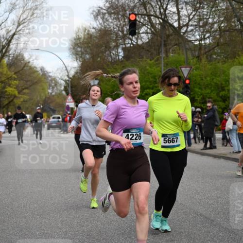 12.04.2026 - 45. Internationalen Wilhelmsburger Insellauf J. Mangold http://msf.ph/oto/9511709 12.04.2026 13:03:50 Ziel 5430, 5105, 2580, 2412, 5448, 5150, 5668, 5198, 4372, 3737, 3736, 4373, 3883, 5662, 5252, 4032, 4345, 2369, 3768, 5155, 4226, 5250, 4247, 2715, 4260, 3034, 5469, 2128, 5667, 2089, 3870, 5193, 2307, 5257, 4647, 5565, 4600, 5474, 4653, 4600, 5474, 4653, 5420, 5599, 5620, 4951, 4115, 4351, 4125, 5248 meine-sportfotos.de
