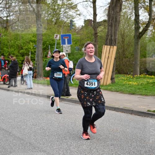 12.04.2026 - 45. Internationalen Wilhelmsburger Insellauf J. Mangold http://msf.ph/oto/9511728 12.04.2026 13:03:56 Ziel 5662, 5252, 4032, 4345, 2369, 3768, 5155, 4226, 5250, 4247, 2715, 4260, 3034, 5469, 2128, 5667, 2089, 3870, 5193, 2307, 5257, 4647, 5565, 4600, 5474, 4653, 5420, 5599, 5620, 4951, 4115, 4351, 4351, 4125, 5248, 5064, 4048, 5423, 5066, 5458, 5728 meine-sportfotos.de