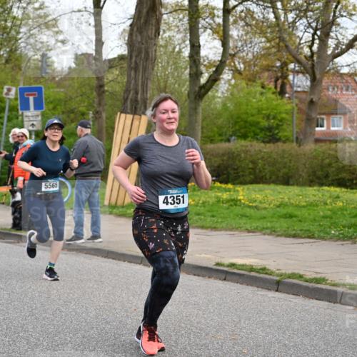 12.04.2026 - 45. Internationalen Wilhelmsburger Insellauf J. Mangold http://msf.ph/oto/9511733 12.04.2026 13:03:56 Ziel 5662, 5252, 4032, 4345, 2369, 3768, 5155, 4226, 5250, 4247, 2715, 4260, 3034, 5469, 2128, 5667, 2089, 3870, 5193, 2307, 5257, 4647, 5565, 4600, 5474, 4653, 5420, 5599, 5620, 4951, 4115, 4351, 4351, 4125, 5248, 5064, 4048, 5423, 5066, 5458, 5728 meine-sportfotos.de