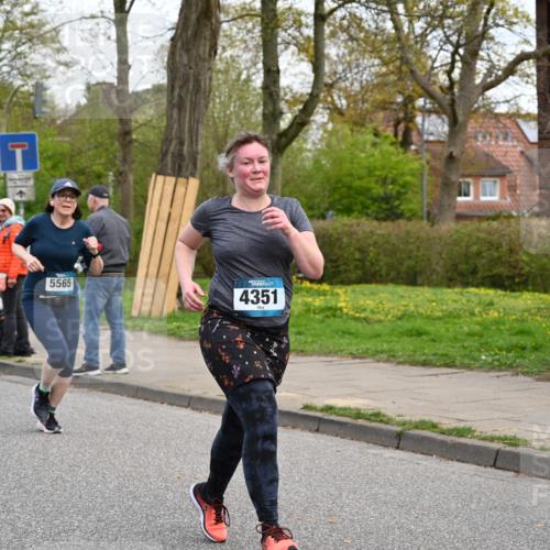 12.04.2026 - 45. Internationalen Wilhelmsburger Insellauf J. Mangold http://msf.ph/oto/9511734 12.04.2026 13:03:57 Ziel 5662, 5252, 4032, 4345, 2369, 3768, 5155, 4226, 5250, 4247, 2715, 4260, 3034, 5469, 2128, 5667, 2089, 3870, 5193, 2307, 5257, 4647, 5565, 4600, 5474, 4653, 5420, 5599, 5620, 4951, 4115, 4351, 4125, 4125, 5248, 5064, 4048, 5423, 5066, 5458, 5728 meine-sportfotos.de