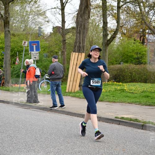 12.04.2026 - 45. Internationalen Wilhelmsburger Insellauf J. Mangold http://msf.ph/oto/9511739 12.04.2026 13:03:57 Ziel 5662, 5252, 4032, 4345, 2369, 3768, 5155, 4226, 5250, 4247, 2715, 4260, 3034, 5469, 2128, 5667, 2089, 3870, 5193, 2307, 5257, 4647, 5565, 4600, 5474, 4653, 5420, 5599, 5620, 4951, 4115, 4351, 4125, 4125, 5248, 5064, 4048, 5423, 5066, 5458, 5728 meine-sportfotos.de