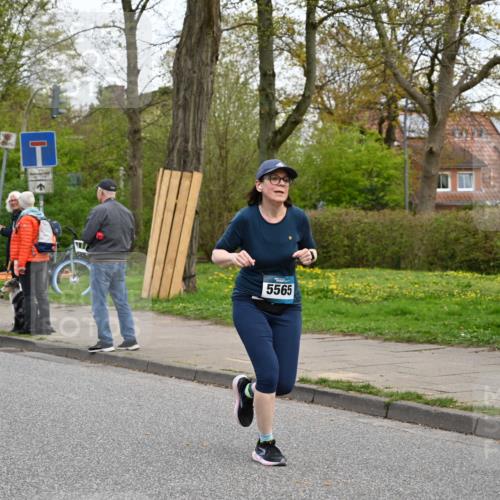 12.04.2026 - 45. Internationalen Wilhelmsburger Insellauf J. Mangold http://msf.ph/oto/9511741 12.04.2026 13:03:58 Ziel 5662, 5252, 4032, 4345, 2369, 3768, 5155, 4226, 5250, 4247, 2715, 4260, 3034, 5469, 2128, 5667, 2089, 3870, 5193, 2307, 5257, 5257, 4647, 5565, 4600, 5474, 4653, 5420, 5599, 5620, 4951, 4115, 4351, 4125, 5248, 5064, 4048, 5423, 5066, 5458, 5728 meine-sportfotos.de
