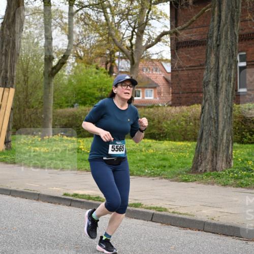 12.04.2026 - 45. Internationalen Wilhelmsburger Insellauf J. Mangold http://msf.ph/oto/9511746 12.04.2026 13:03:58 Ziel 5662, 5252, 4032, 4345, 2369, 3768, 5155, 4226, 5250, 4247, 2715, 4260, 3034, 5469, 2128, 5667, 2089, 3870, 5193, 2307, 5257, 5257, 4647, 5565, 4600, 5474, 4653, 5420, 5599, 5620, 4951, 4115, 4351, 4125, 5248, 5064, 4048, 5423, 5066, 5458, 5728 meine-sportfotos.de