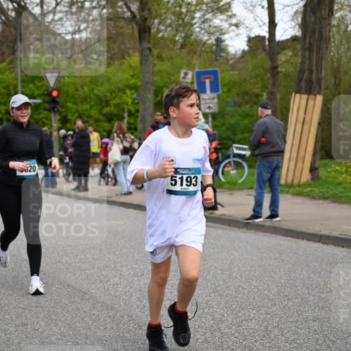 12.04.2026 - 45. Internationalen Wilhelmsburger Insellauf J. Mangold http://msf.ph/oto/9511753 12.04.2026 13:03:59 Ziel 5662, 5252, 4032, 4345, 2369, 3768, 5155, 4226, 5250, 4247, 2715, 4260, 3034, 5469, 2128, 5667, 2089, 3870, 5193, 2307, 5257, 4647, 5565, 4600, 5474, 4653, 5420, 5599, 5620, 4951, 4115, 4351, 4125, 5248, 5064, 4048, 5423, 5066, 5458, 5728, 5724 meine-sportfotos.de
