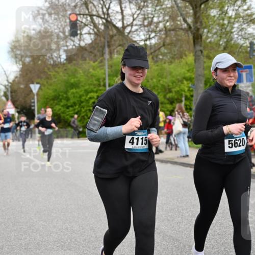 12.04.2026 - 45. Internationalen Wilhelmsburger Insellauf J. Mangold http://msf.ph/oto/9511761 12.04.2026 13:04:01 Ziel 4032, 4345, 2369, 3768, 5155, 4226, 5250, 4247, 2715, 4260, 3034, 5469, 2128, 5667, 2089, 3870, 5193, 2307, 5257, 4647, 5565, 4600, 5474, 4653, 5420, 5599, 5620, 4951, 4115, 4351, 4125, 5248, 5064, 4048, 5423, 5066, 5458, 5728, 5724, 2798 meine-sportfotos.de