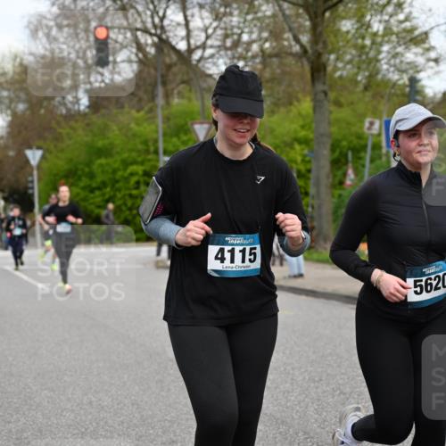 12.04.2026 - 45. Internationalen Wilhelmsburger Insellauf J. Mangold http://msf.ph/oto/9511763 12.04.2026 13:04:01 Ziel 4032, 4345, 2369, 3768, 5155, 4226, 5250, 4247, 2715, 4260, 3034, 5469, 2128, 5667, 2089, 3870, 5193, 2307, 5257, 4647, 5565, 4600, 5474, 4653, 5420, 5599, 5620, 4951, 4115, 4351, 4125, 5248, 5064, 4048, 5423, 5066, 5458, 5728, 5724, 2798 meine-sportfotos.de