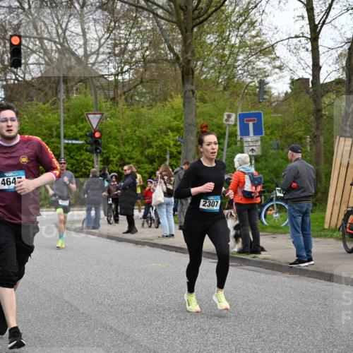 12.04.2026 - 45. Internationalen Wilhelmsburger Insellauf J. Mangold http://msf.ph/oto/9511777 12.04.2026 13:04:04 Ziel 2369, 3768, 5155, 4226, 5250, 4247, 2715, 4260, 3034, 5469, 2128, 5667, 2089, 3870, 5193, 2307, 5257, 4647, 5565, 4600, 5474, 4653, 5420, 5599, 5620, 5620, 4951, 4115, 4351, 4125, 5248, 5064, 4048, 5423, 5066, 5458, 5728, 5724, 2798, 5088 meine-sportfotos.de