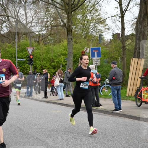 12.04.2026 - 45. Internationalen Wilhelmsburger Insellauf J. Mangold http://msf.ph/oto/9511778 12.04.2026 13:04:04 Ziel 2369, 3768, 5155, 4226, 5250, 4247, 2715, 4260, 3034, 5469, 2128, 5667, 2089, 3870, 5193, 2307, 5257, 4647, 5565, 4600, 5474, 4653, 5420, 5599, 5620, 5620, 4951, 4115, 4351, 4125, 5248, 5064, 4048, 5423, 5066, 5458, 5728, 5724, 2798, 5088 meine-sportfotos.de