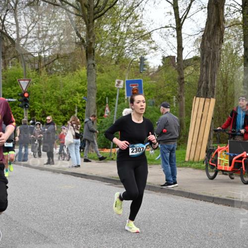 12.04.2026 - 45. Internationalen Wilhelmsburger Insellauf J. Mangold http://msf.ph/oto/9511780 12.04.2026 13:04:04 Ziel 2369, 3768, 5155, 4226, 5250, 4247, 2715, 4260, 3034, 5469, 2128, 5667, 2089, 3870, 5193, 2307, 5257, 4647, 5565, 4600, 5474, 4653, 5420, 5599, 5620, 5620, 4951, 4115, 4351, 4125, 5248, 5064, 4048, 5423, 5066, 5458, 5728, 5724, 2798, 5088 meine-sportfotos.de