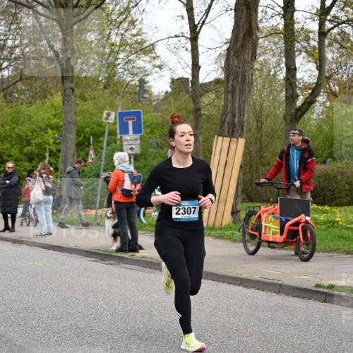 12.04.2026 - 45. Internationalen Wilhelmsburger Insellauf J. Mangold http://msf.ph/oto/9511783 12.04.2026 13:04:04 Ziel 2369, 3768, 5155, 4226, 5250, 4247, 2715, 4260, 3034, 5469, 2128, 5667, 2089, 3870, 5193, 2307, 5257, 4647, 5565, 4600, 5474, 4653, 5420, 5599, 5620, 5620, 4951, 4115, 4351, 4125, 5248, 5064, 4048, 5423, 5066, 5458, 5728, 5724, 2798, 5088 meine-sportfotos.de