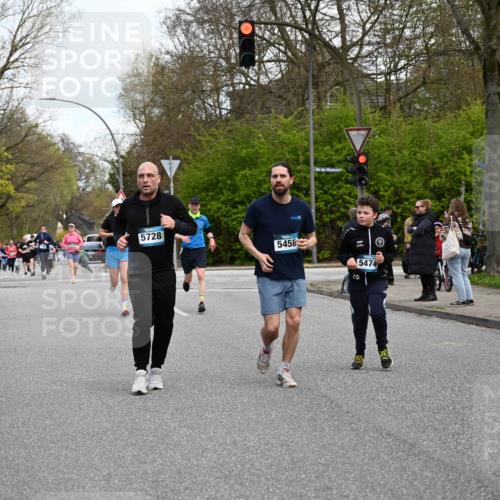 12.04.2026 - 45. Internationalen Wilhelmsburger Insellauf J. Mangold http://msf.ph/oto/9511799 12.04.2026 13:04:08 Ziel 4226, 5250, 4247, 2715, 4260, 3034, 5469, 2128, 5667, 2089, 3870, 5193, 2307, 5257, 4647, 5565, 4600, 5474, 4653, 5420, 5599, 5620, 4951, 4115, 4351, 4351, 4125, 5248, 5064, 4048, 5423, 5066, 5458, 5728, 5066, 5458, 5728, 5724, 2798, 5088 meine-sportfotos.de