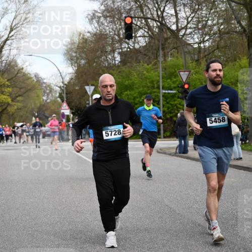 12.04.2026 - 45. Internationalen Wilhelmsburger Insellauf J. Mangold http://msf.ph/oto/9511815 12.04.2026 13:04:09 Ziel 4226, 5250, 4247, 2715, 4260, 3034, 5469, 2128, 5667, 2089, 3870, 5193, 2307, 5257, 4647, 5565, 4600, 5474, 4653, 5420, 5599, 5620, 4951, 4115, 4351, 4125, 4125, 5248, 5064, 4048, 5423, 5066, 5458, 5728, 5724, 2798, 5088, 5864, 3964, 2891 meine-sportfotos.de