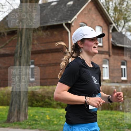 12.04.2026 - 45. Internationalen Wilhelmsburger Insellauf J. Mangold http://msf.ph/oto/9511839 12.04.2026 13:04:12 Ziel 5469, 2128, 5667, 2089, 3870, 5193, 2307, 5257, 4647, 5565, 4600, 5474, 4653, 5420, 5599, 5620, 4951, 4115, 4351, 4125, 5248, 5064, 4048, 5423, 5066, 5458, 5728, 5724, 2798, 2798, 5088, 5864, 3964, 2891, 4314, 5096, 5808, 5477 meine-sportfotos.de