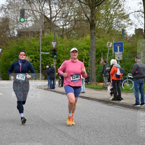 12.04.2026 - 45. Internationalen Wilhelmsburger Insellauf J. Mangold http://msf.ph/oto/9511842 12.04.2026 13:04:17 Ziel 3870, 5193, 2307, 5257, 4647, 5565, 4600, 5474, 4653, 5420, 5599, 5620, 4951, 4115, 4351, 4125, 5248, 5064, 4048, 5423, 5066, 5458, 5728, 5724, 2798, 5088, 5864, 3964, 2891, 4314, 5096, 5808, 5477, 3068, 5144 meine-sportfotos.de