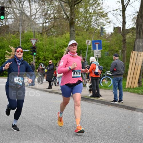 12.04.2026 - 45. Internationalen Wilhelmsburger Insellauf J. Mangold http://msf.ph/oto/9511847 12.04.2026 13:04:17 Ziel 3870, 5193, 2307, 5257, 4647, 5565, 4600, 5474, 4653, 5420, 5599, 5620, 4951, 4115, 4351, 4125, 5248, 5064, 4048, 5423, 5066, 5458, 5728, 5724, 2798, 5088, 5864, 3964, 2891, 4314, 5096, 5808, 5477, 3068, 5144 meine-sportfotos.de