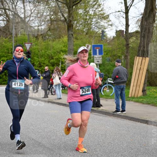 12.04.2026 - 45. Internationalen Wilhelmsburger Insellauf J. Mangold http://msf.ph/oto/9511849 12.04.2026 13:04:17 Ziel 3870, 5193, 2307, 5257, 4647, 5565, 4600, 5474, 4653, 5420, 5599, 5620, 4951, 4115, 4351, 4125, 5248, 5064, 4048, 5423, 5066, 5458, 5728, 5724, 2798, 5088, 5864, 3964, 2891, 4314, 5096, 5808, 5477, 3068, 5144 meine-sportfotos.de