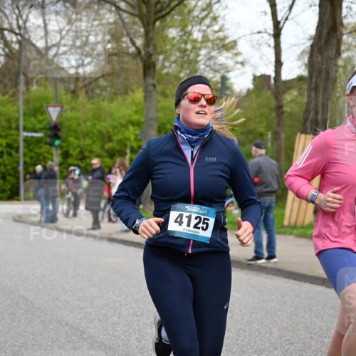 12.04.2026 - 45. Internationalen Wilhelmsburger Insellauf J. Mangold http://msf.ph/oto/9511855 12.04.2026 13:04:18 Ziel 5193, 2307, 5257, 4647, 5565, 4600, 5474, 4653, 5420, 5599, 5620, 4951, 4115, 4351, 4125, 5248, 5064, 5064, 4048, 5423, 5066, 5458, 5728, 5724, 2798, 5088, 5864, 3964, 2891, 4314, 5096, 5808, 5477, 3068, 5144, 5002 meine-sportfotos.de