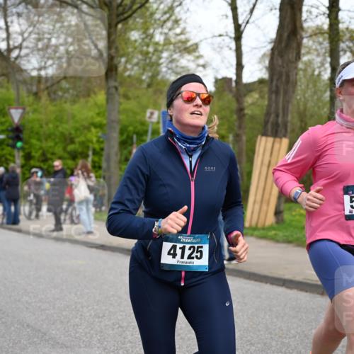 12.04.2026 - 45. Internationalen Wilhelmsburger Insellauf J. Mangold http://msf.ph/oto/9511856 12.04.2026 13:04:18 Ziel 5193, 2307, 5257, 4647, 5565, 4600, 5474, 4653, 5420, 5599, 5620, 4951, 4115, 4351, 4125, 5248, 5064, 5064, 4048, 5423, 5066, 5458, 5728, 5724, 2798, 5088, 5864, 3964, 2891, 4314, 5096, 5808, 5477, 3068, 5144, 5002 meine-sportfotos.de