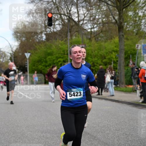 12.04.2026 - 45. Internationalen Wilhelmsburger Insellauf J. Mangold http://msf.ph/oto/9511861 12.04.2026 13:04:26 Ziel 4600, 5474, 4653, 5420, 5599, 5620, 4951, 4115, 4351, 4125, 5248, 5064, 4048, 5423, 5066, 5458, 5728, 5724, 2798, 5088, 5864, 3964, 2891, 4314, 5096, 5808, 5477, 3068, 5144, 5002, 5427, 4610, 5128, 5098, 5235, 5234, 5504, 2139 meine-sportfotos.de