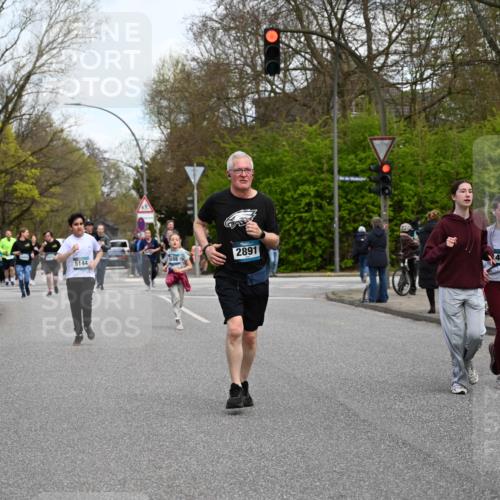 12.04.2026 - 45. Internationalen Wilhelmsburger Insellauf J. Mangold http://msf.ph/oto/9511878 12.04.2026 13:04:29 Ziel 5620, 4951, 4115, 4351, 4125, 5248, 5064, 4048, 5423, 5066, 5458, 5728, 5724, 2798, 5088, 5864, 3964, 2891, 4314, 5096, 5808, 5477, 3068, 5144, 5002, 5427, 4610, 5128, 5098, 5235, 5234, 5504, 2139, 3001, 2443, 5862, 5110, 4892 meine-sportfotos.de