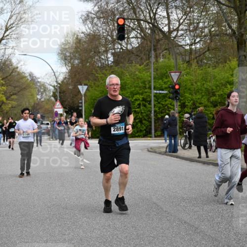 12.04.2026 - 45. Internationalen Wilhelmsburger Insellauf J. Mangold http://msf.ph/oto/9511882 12.04.2026 13:04:29 Ziel 5620, 4951, 4115, 4351, 4125, 5248, 5064, 4048, 5423, 5066, 5458, 5728, 5724, 2798, 5088, 5864, 3964, 2891, 4314, 5096, 5808, 5477, 3068, 5144, 5002, 5427, 4610, 5128, 5098, 5235, 5234, 5504, 2139, 3001, 2443, 5862, 5110, 4892 meine-sportfotos.de