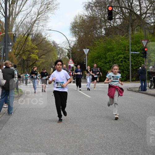 12.04.2026 - 45. Internationalen Wilhelmsburger Insellauf J. Mangold http://msf.ph/oto/9511896 12.04.2026 13:04:31 Ziel 4351, 4125, 5248, 5064, 4048, 5423, 5066, 5458, 5728, 5724, 2798, 5088, 5864, 3964, 2891, 4314, 5096, 5808, 5477, 3068, 5144, 5002, 5427, 5427, 4610, 5128, 5098, 5235, 5234, 5504, 2139, 3001, 2443, 5862, 5110, 4892 meine-sportfotos.de