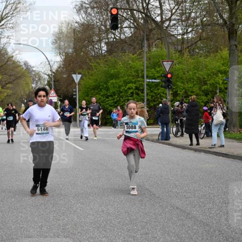 12.04.2026 - 45. Internationalen Wilhelmsburger Insellauf J. Mangold http://msf.ph/oto/9511897 12.04.2026 13:04:32 Ziel 4351, 4125, 5248, 5064, 4048, 5423, 5066, 5458, 5728, 5724, 2798, 5088, 5864, 3964, 2891, 4314, 5096, 5808, 5477, 3068, 5144, 5002, 5427, 4610, 5128, 5098, 5235, 5234, 5504, 2139, 3001, 2443, 5862, 5110, 4892, 5752 meine-sportfotos.de