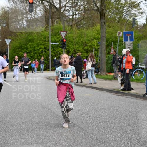 12.04.2026 - 45. Internationalen Wilhelmsburger Insellauf J. Mangold http://msf.ph/oto/9511906 12.04.2026 13:04:33 Ziel 4351, 4125, 5248, 5064, 4048, 5423, 5066, 5458, 5728, 5724, 2798, 5088, 5864, 3964, 2891, 5864, 3964, 2891, 4314, 5096, 5808, 5477, 3068, 5144, 5002, 5427, 4610, 4610, 5128, 5098, 5235, 5234, 5504, 2139, 3001, 2443, 5862, 5110, 4892, 5752 meine-sportfotos.de