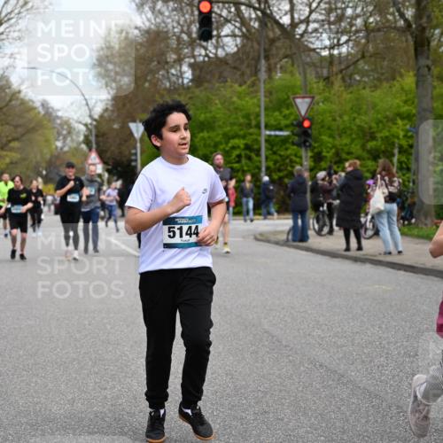 12.04.2026 - 45. Internationalen Wilhelmsburger Insellauf J. Mangold http://msf.ph/oto/9511913 12.04.2026 13:04:33 Ziel 4351, 4125, 5248, 5064, 4048, 5423, 5066, 5458, 5728, 5724, 2798, 5088, 5864, 3964, 2891, 5864, 3964, 2891, 4314, 5096, 5808, 5477, 3068, 5144, 5002, 5427, 4610, 4610, 5128, 5098, 5235, 5234, 5504, 2139, 3001, 2443, 5862, 5110, 4892, 5752 meine-sportfotos.de